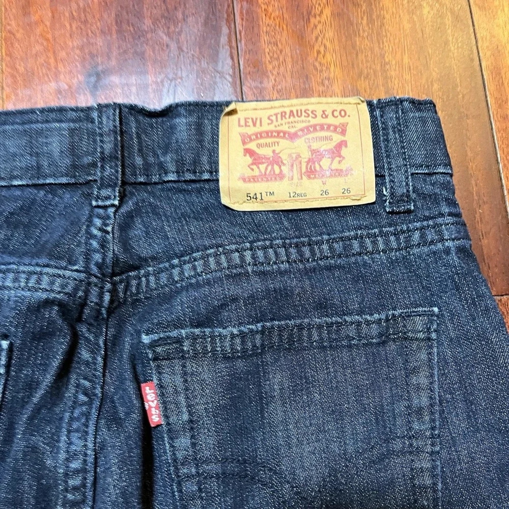 Levis preowned good